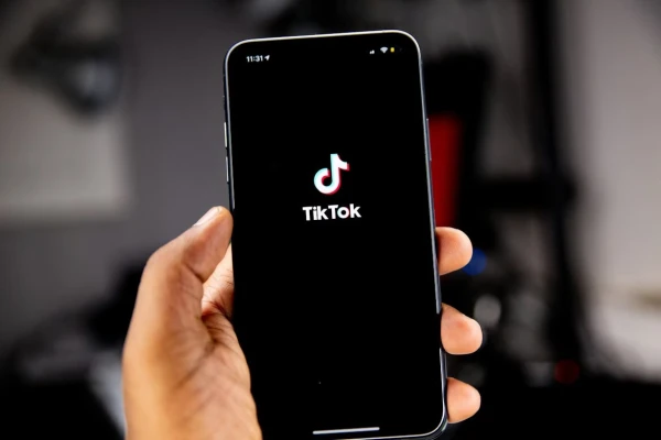 Mi az a TikTok és miért szeretik ennyire a fiatalok?